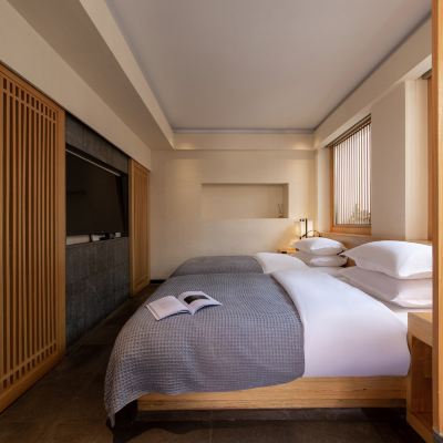 方覺夏|伴溪 明月雙床房 麗江雲見棲舍客棧優惠