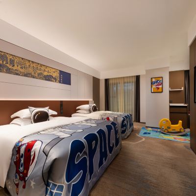 超級飛俠親子子母床家庭房A 佛山皇冠假日酒店優惠