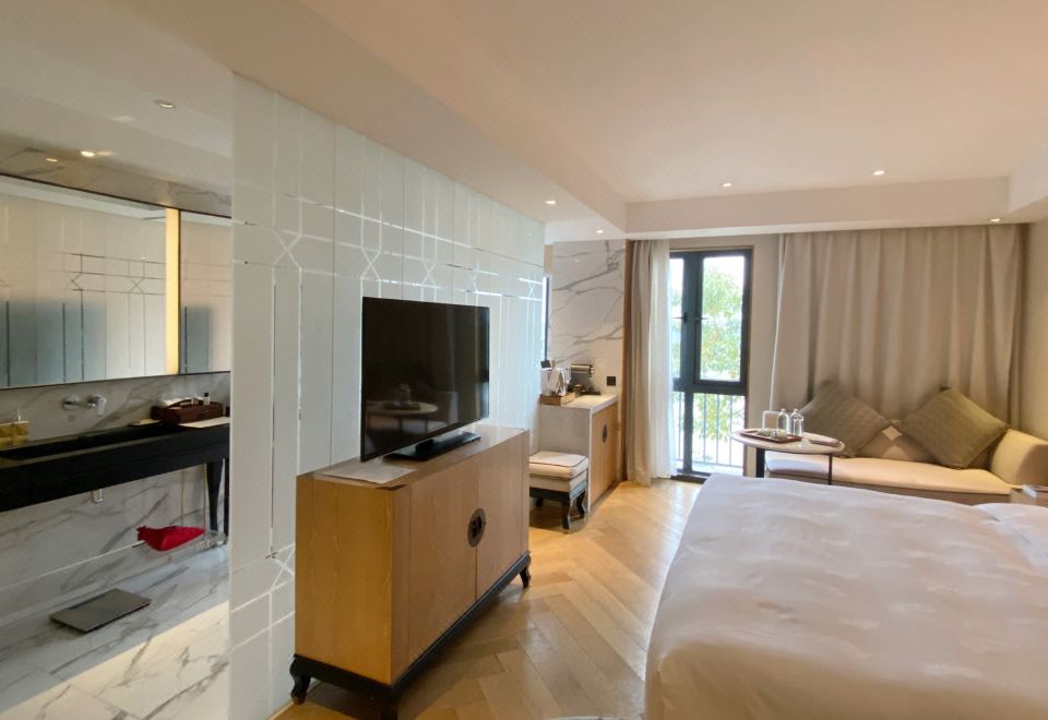 花殿·城景大床房（疗愈高奢洗护品+观景浴缸）