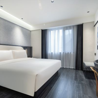 舒適大床房+亞朵星球深睡枕PRO+迷你小冰箱+電視投屏 貴陽花果園文創園輕居飯店優惠