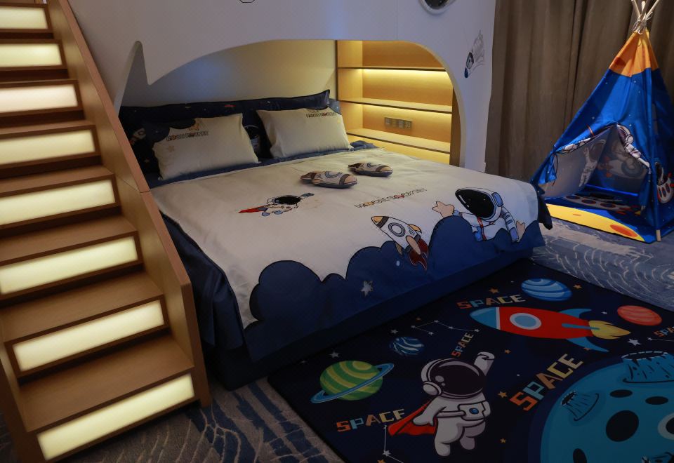太空主题至尊亲子房