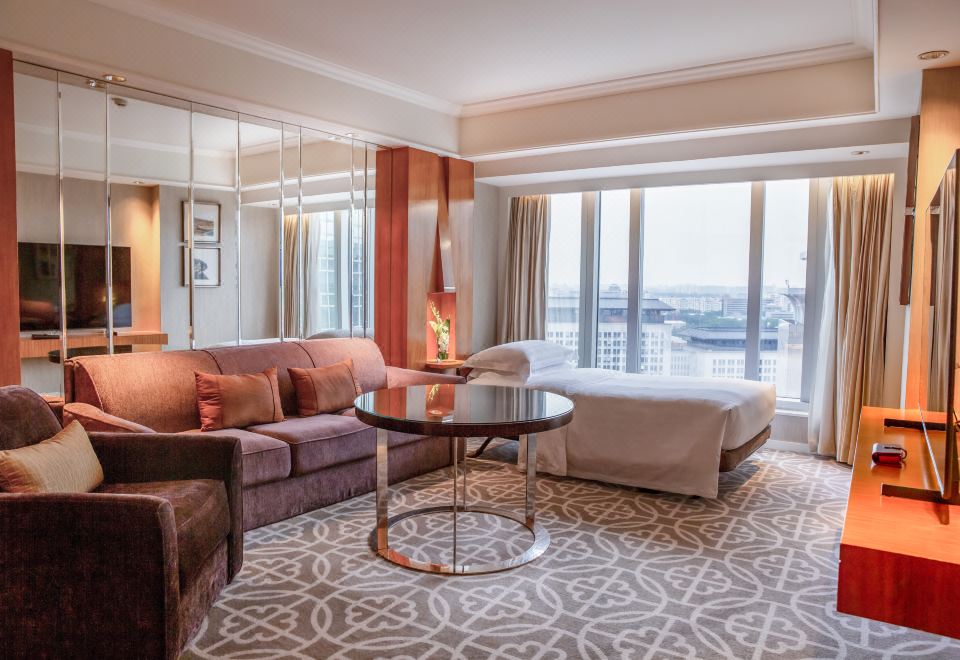 嘉宾轩套房双床家庭房（大床+单人床）