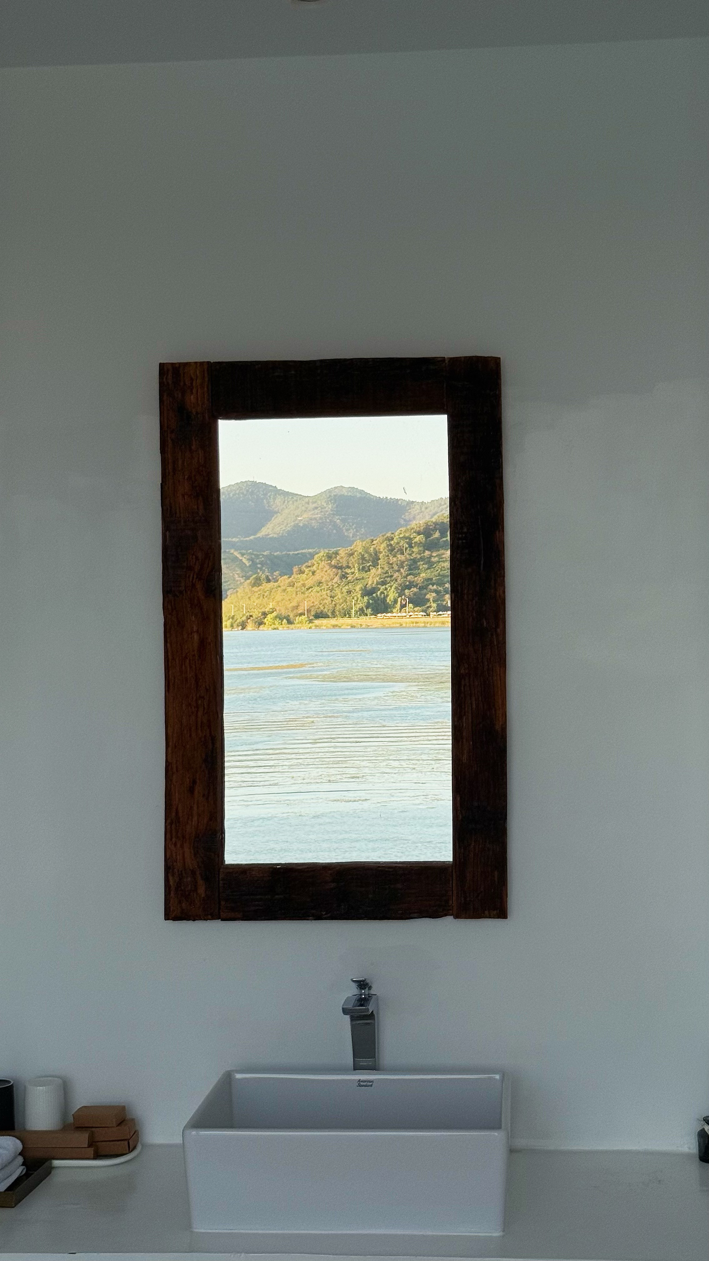 高级湖景套房202（落日.浴缸赏湖中央空调）