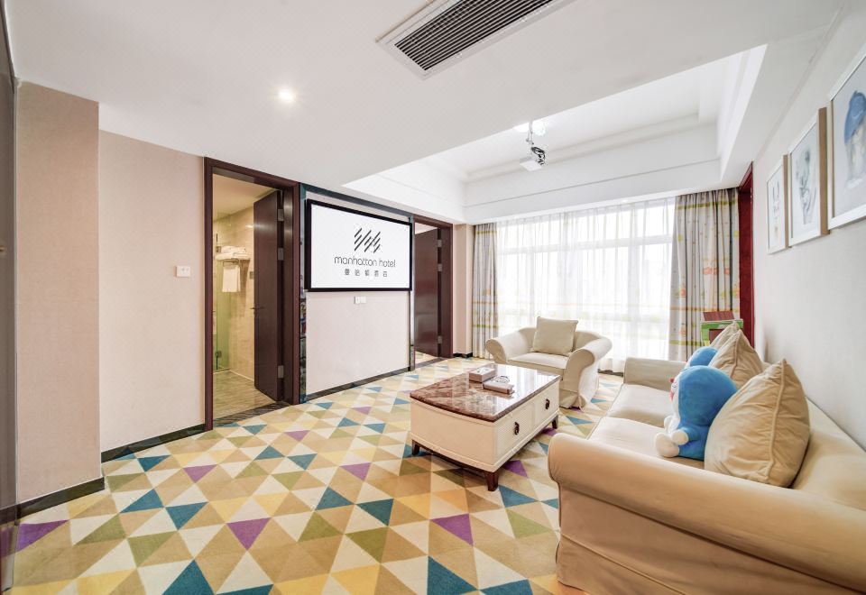 家庭亲子套房（两房一厅+小冰箱）