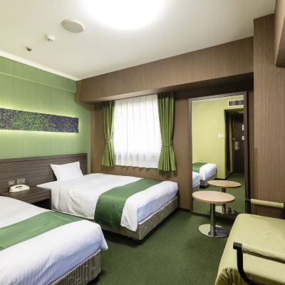 Twin Room with Extra Bed (120cm beds, Non-Smoking)
