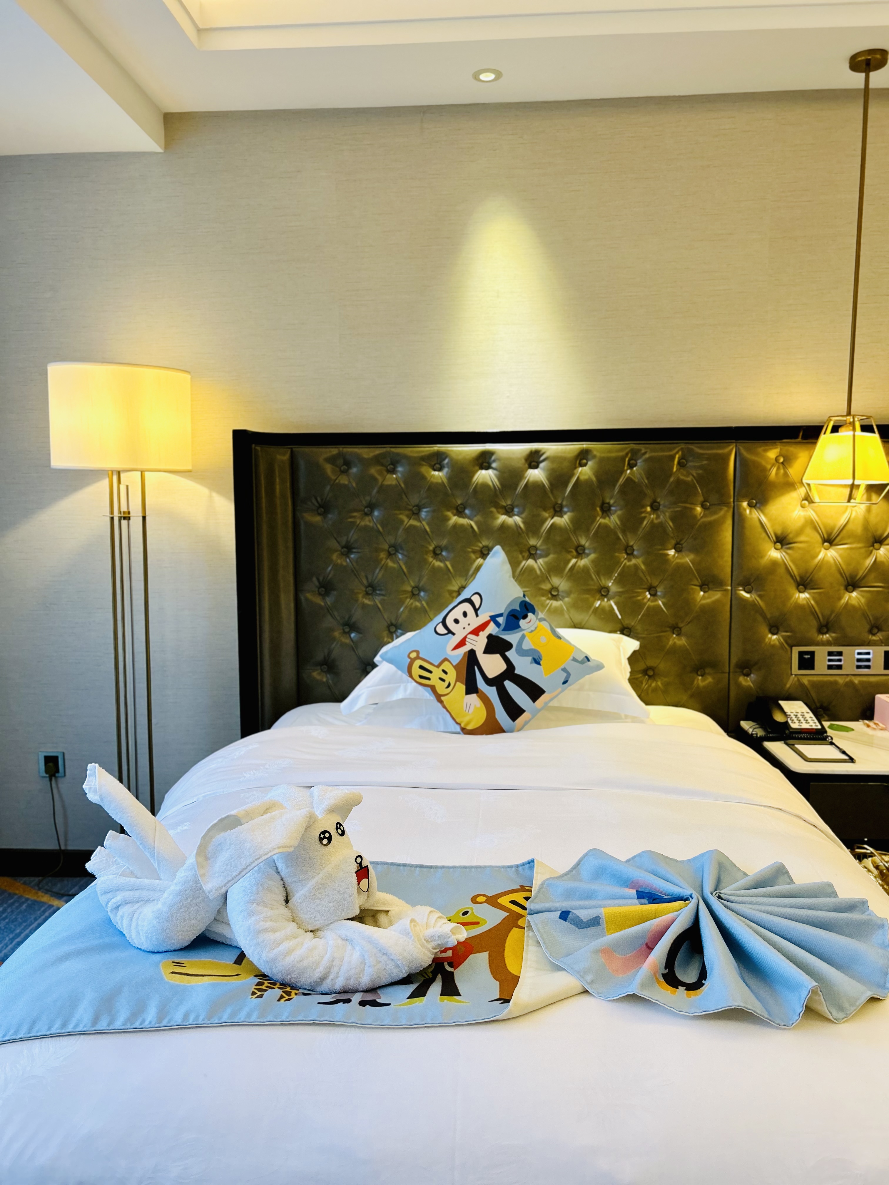 逗趣·乐园亲子房（静谧双床+上下床+天猫精灵）