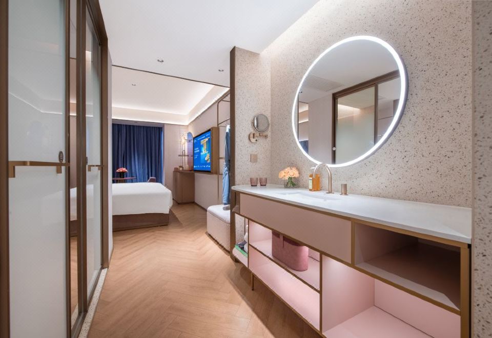 Delightful Standard King Room
