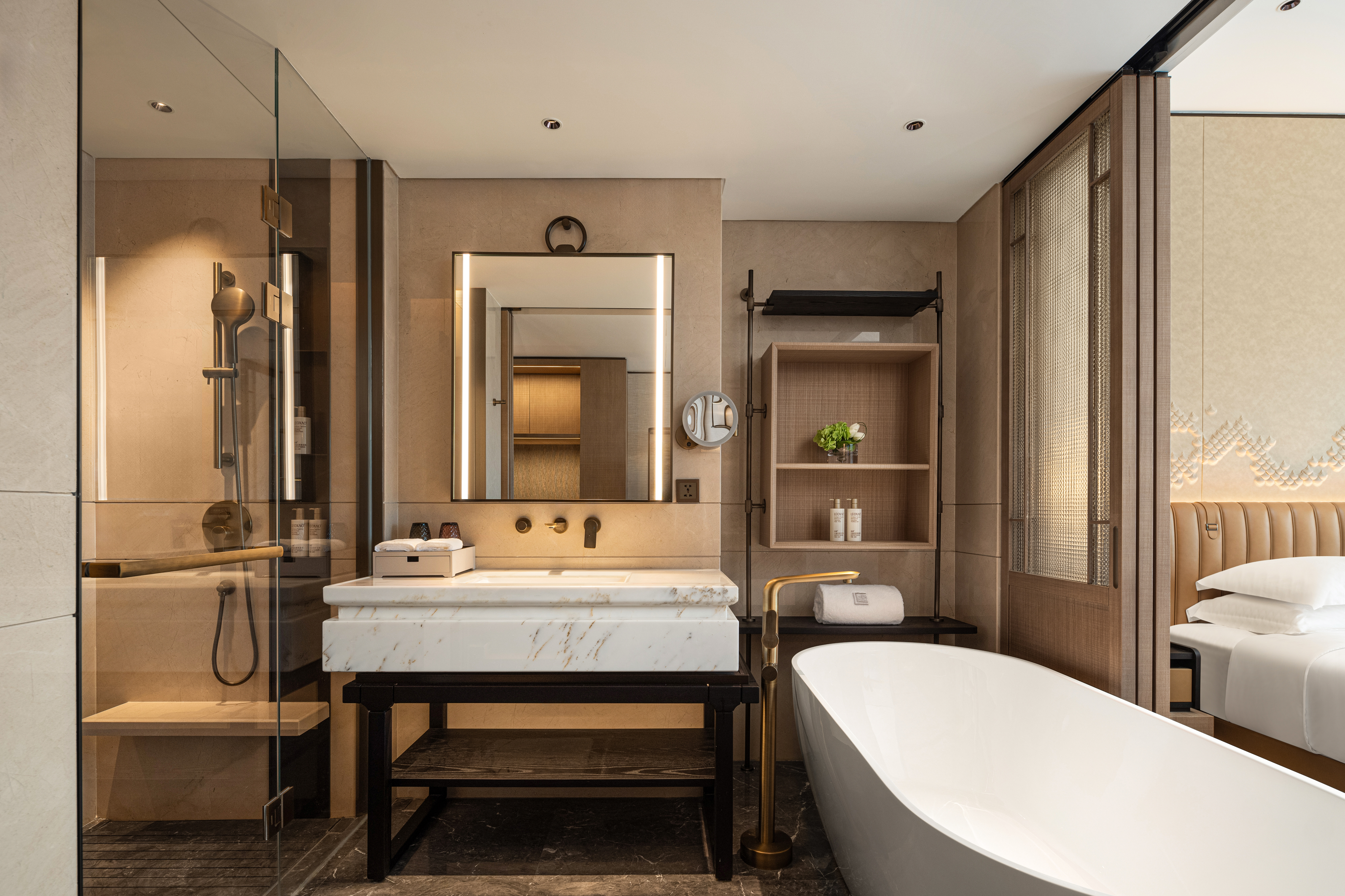 Lung Chuen International Hotel豪华浴享大床房