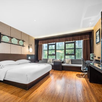 璞邸·精選大床房|VIP投屏電視+晚安床墊+夢百合零壓枕 水晶璞邸飯店（景德鎮陶溪川店）優惠