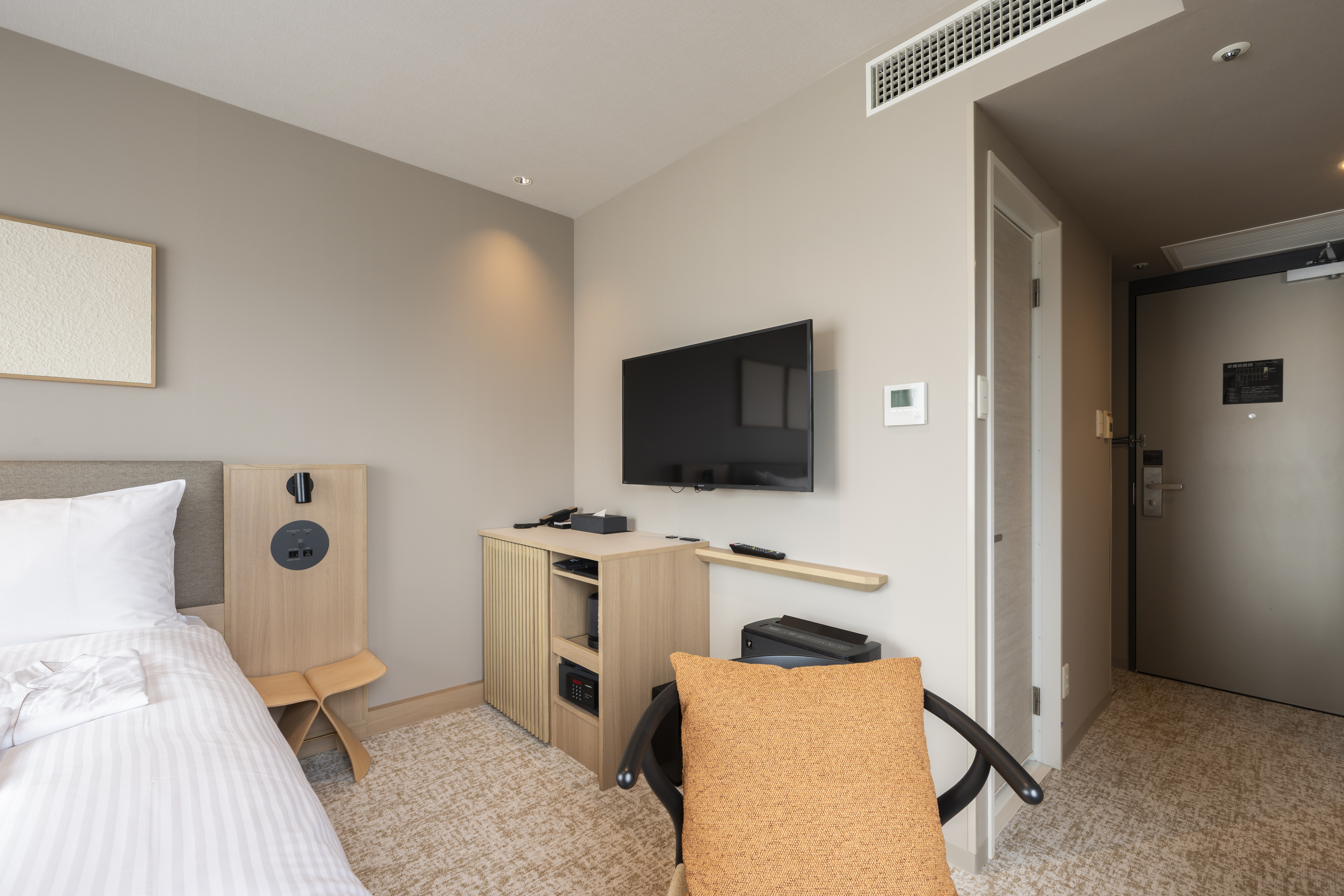 【禁烟】转角标准单人房（8号室）（翻新）