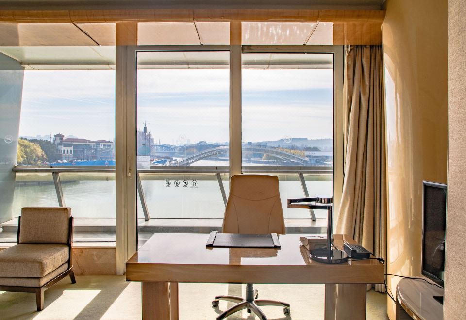 暖汤温泉·豪华大床房