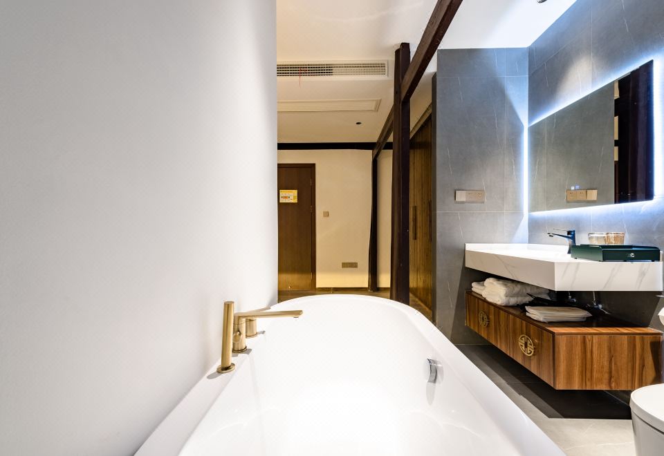 Smart Room - River-View (Double bed) (Bathtub)