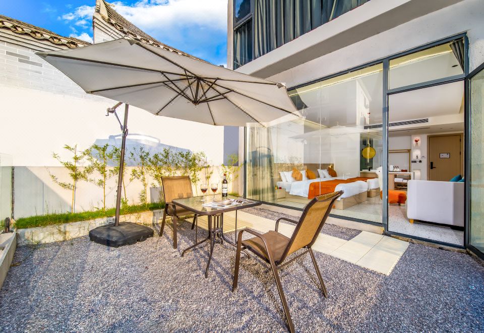 Sunshine Family Friendly Room (Terrace)