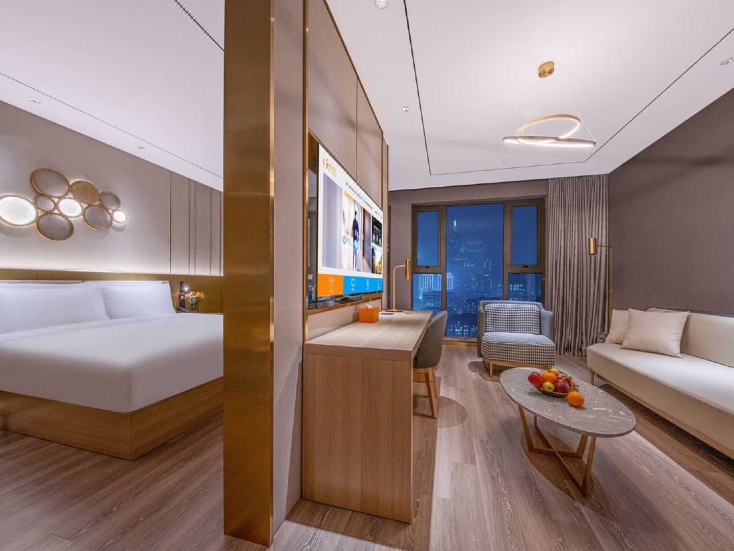 套房（智控+投屏+小冰箱+浴缸）