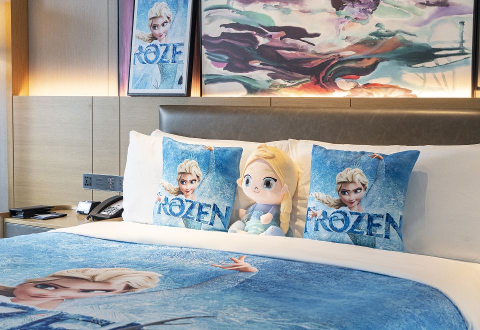 冰雪奇緣主題親子房