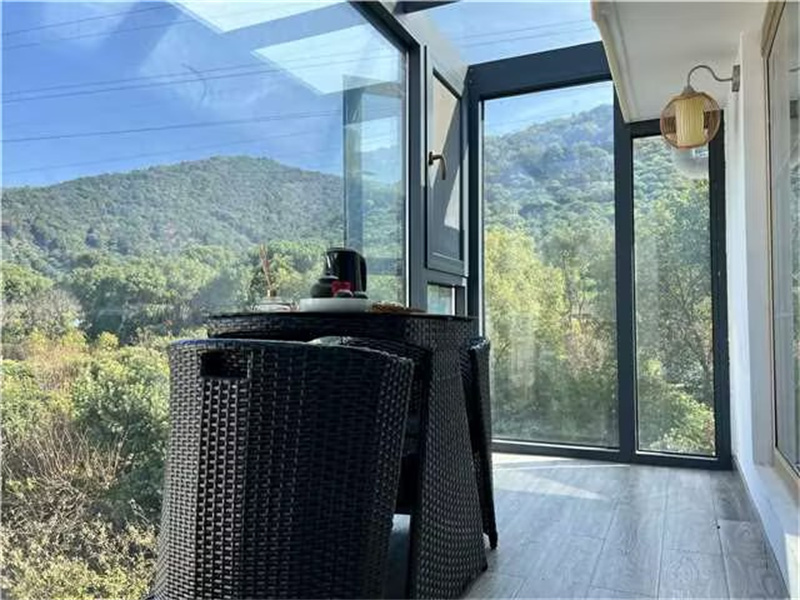 静心—阳台大床房