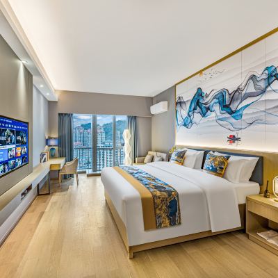 輕奢大床房（超大席夢思乳膠床墊+55寸投屏電視） 億鉑飯店（珠海拱北口岸富華里店）優惠