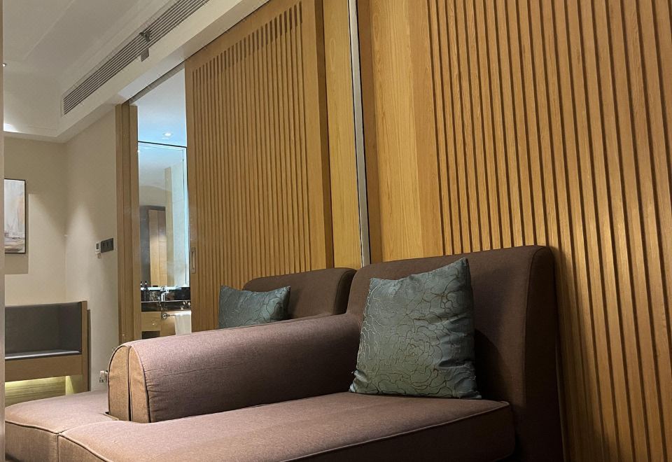 豪华双床房（双人办公桌+贵妃椅+闽南茶具）