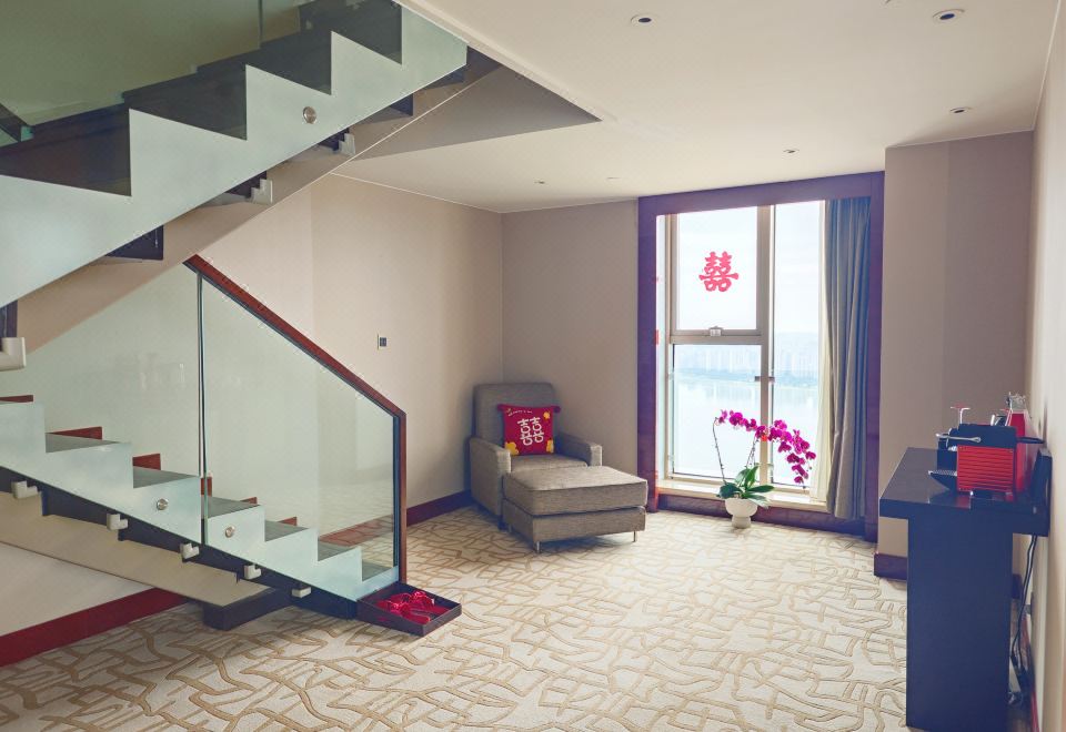 Swiss Grand NanchangWu Jia You Xi River-View Duplex Suite