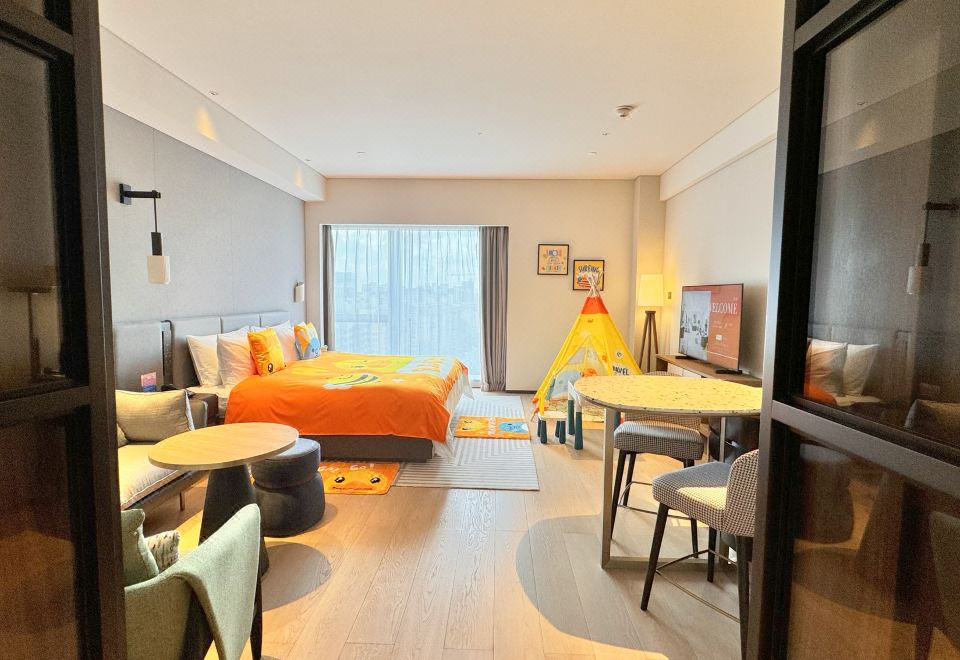 小黄鸭豪华大床房（小童游乐+Coffee机+Minibar）