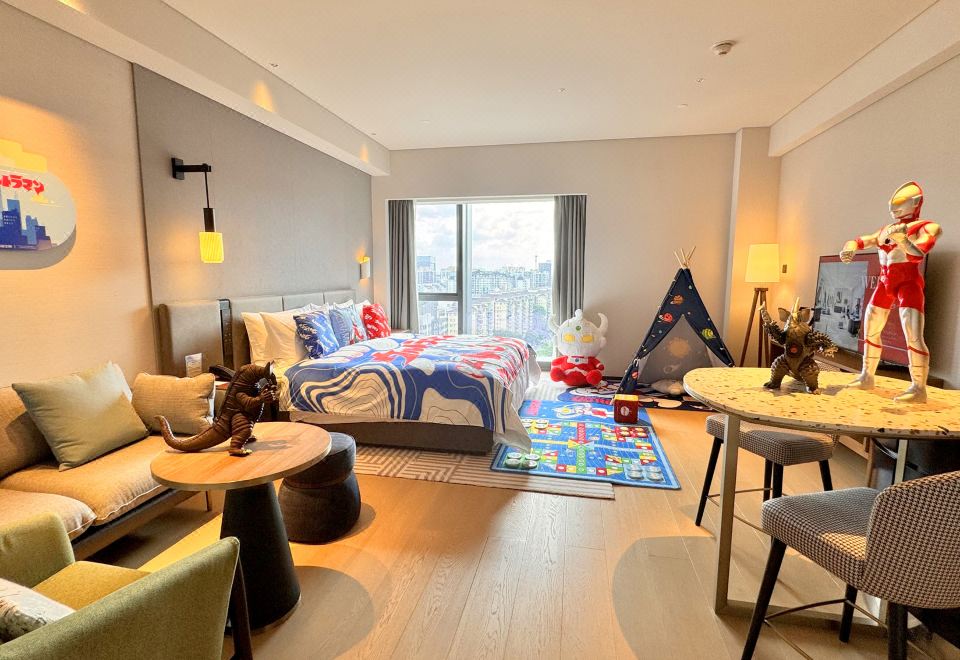 奥特曼豪华大床房（小童游乐+Coffee机+Minibar）