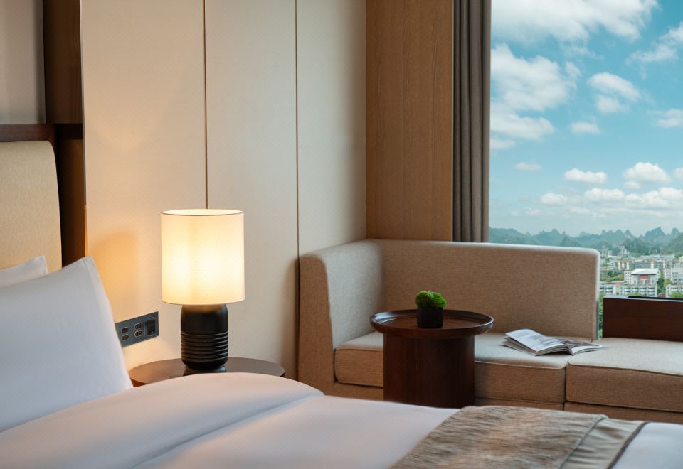 180°豪华行政景观大床房丨落地窗+圆形浴缸观城景山水