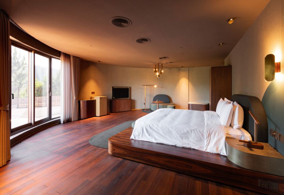 豪華露臺遠景大床房