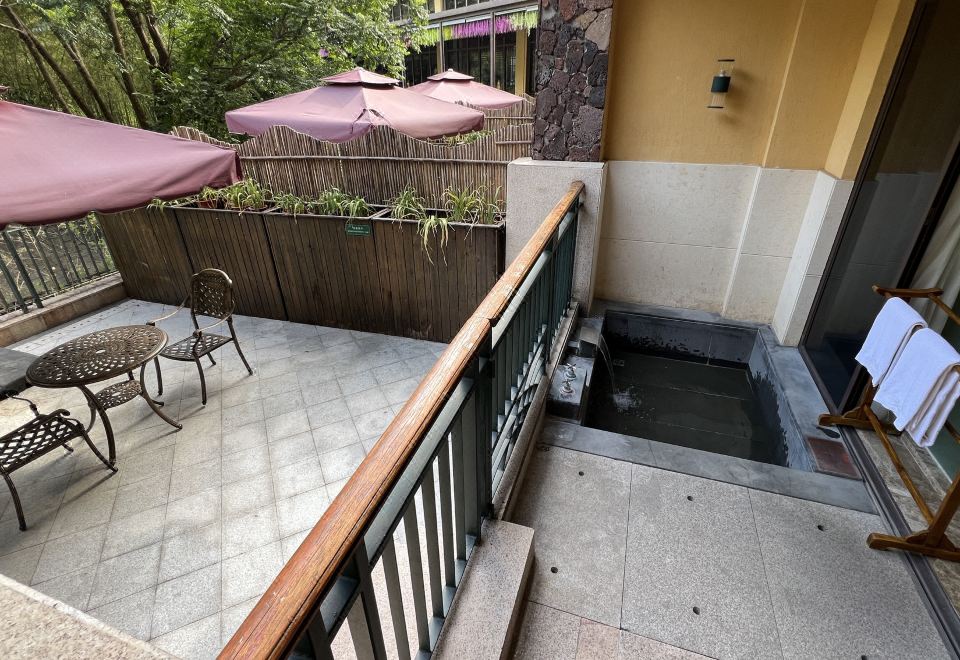 私汤别院-户外庭院-私汤泡池-认证水质温泉水