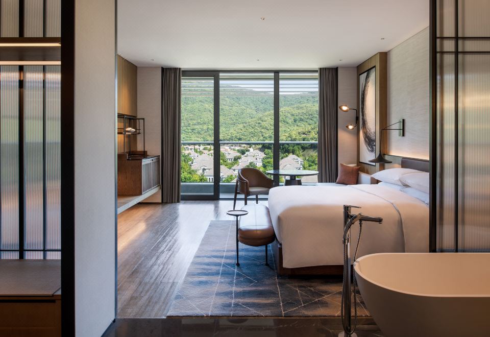 Sheraton Ningbo Xiangshan ResortSuite With Mountain View