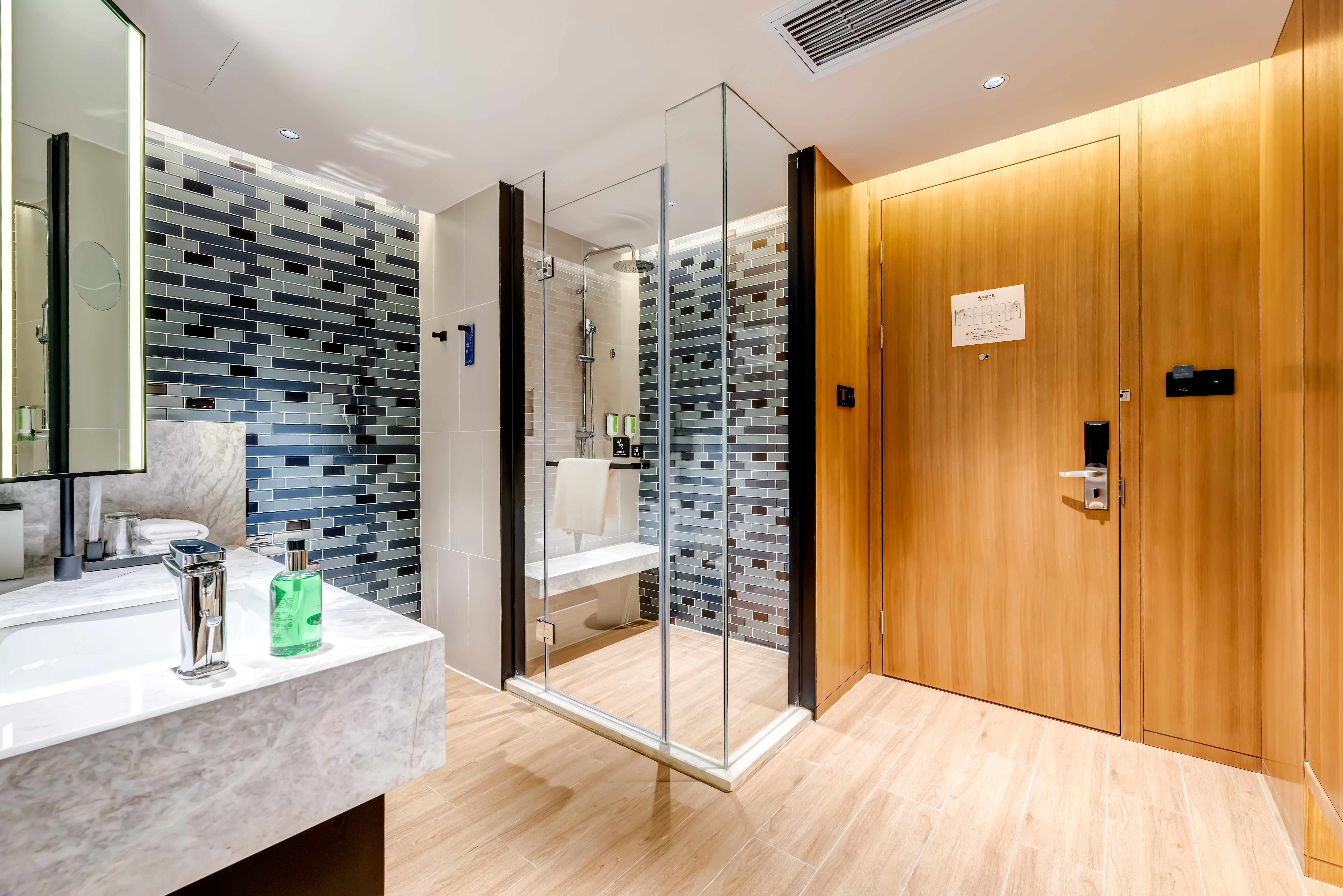 标准大床房（舒达Serta床垫、华夫格Waffle床品）