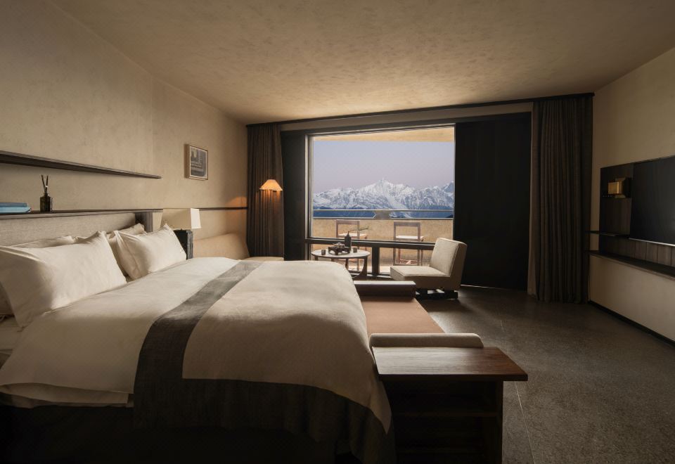 Maoding Snow Mountain View Balcony Double Bed Room