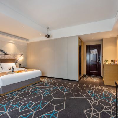 尊貴大床房『零壓枕•私湯浴缸•化粧鏡』 古格雅閣公寓（廣州萬達店）優惠