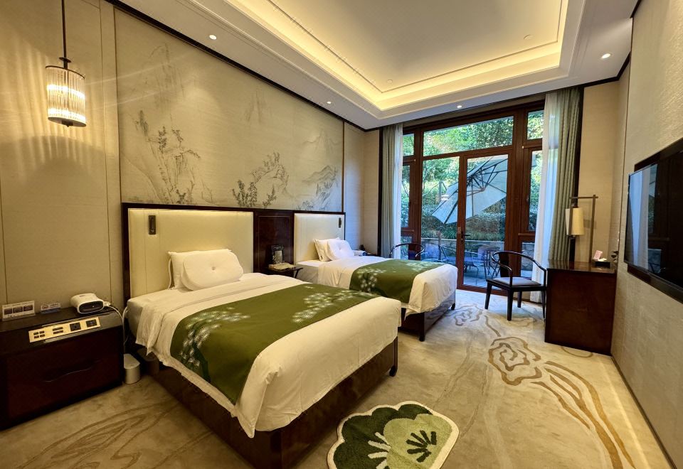 庭院智能按摩双床房