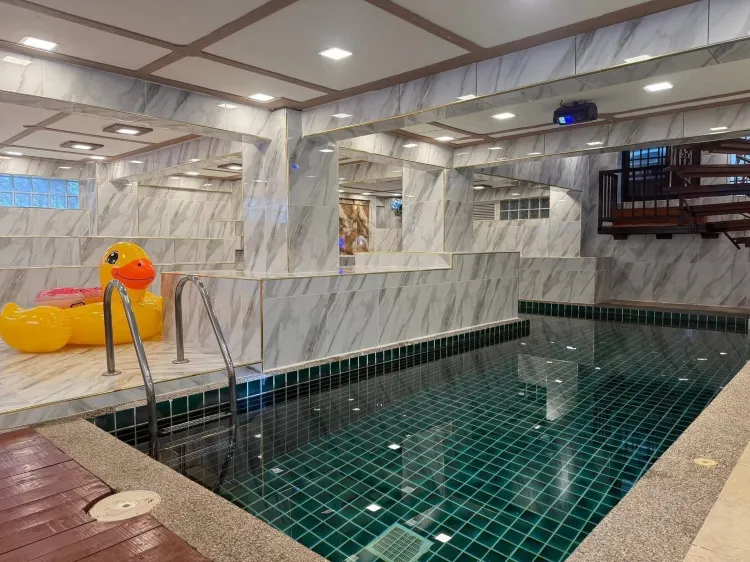 วิลล่า 2 ห้องนอนพร้อมสระว่ายน้ำและจากุซซี่ส่วนตัว