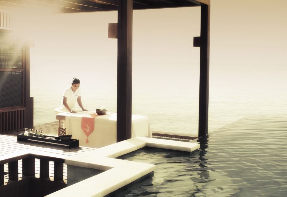 日出水上泳池别墅