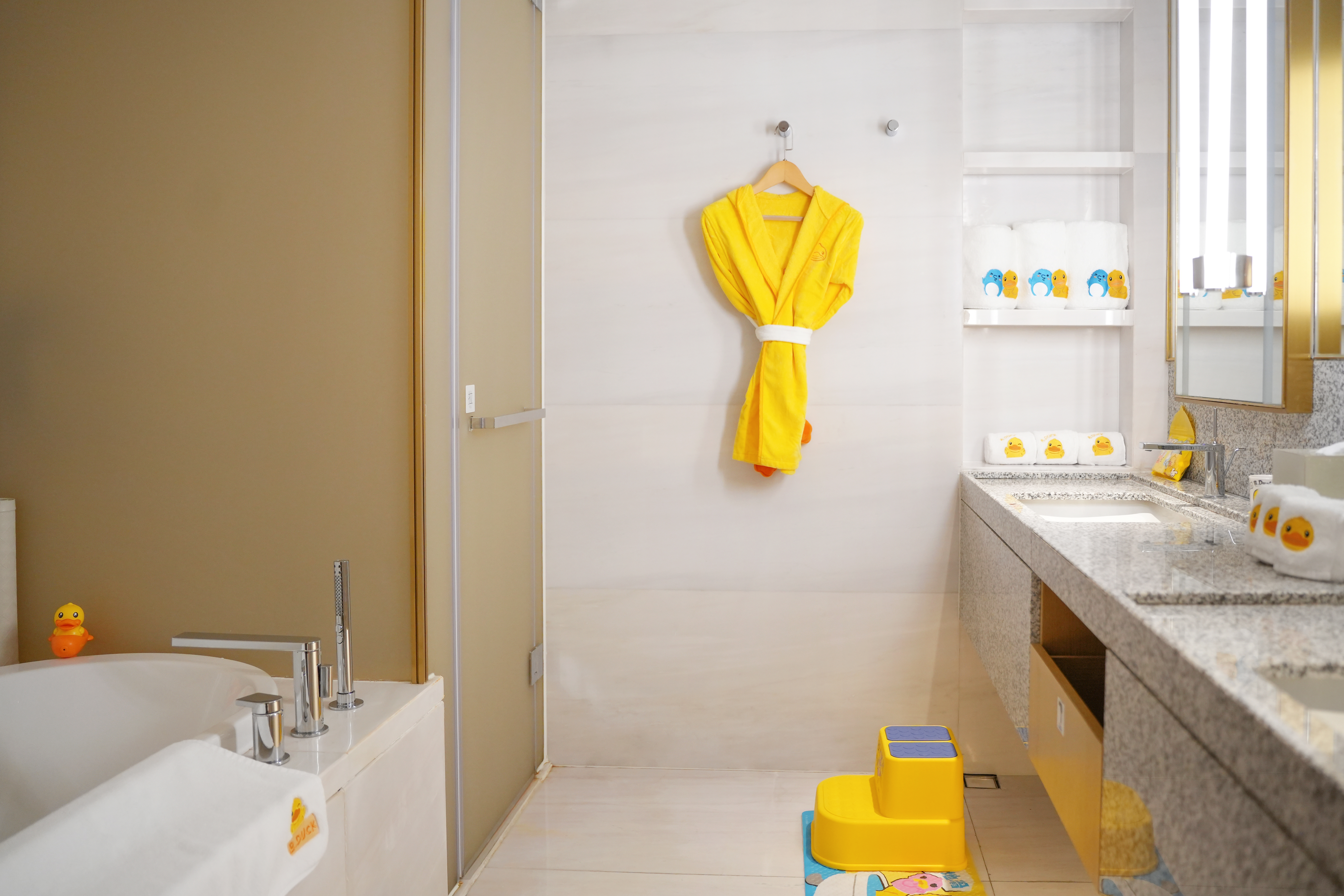 B.duck小黄鸭亲子主题房