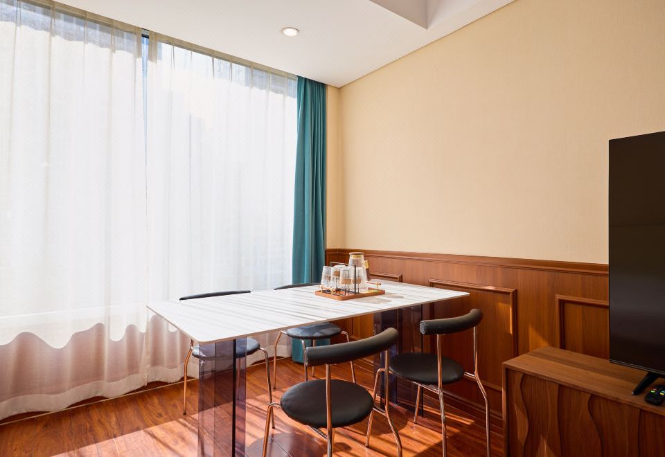 舒適品質套房【深睡床墊+紅木家俱】