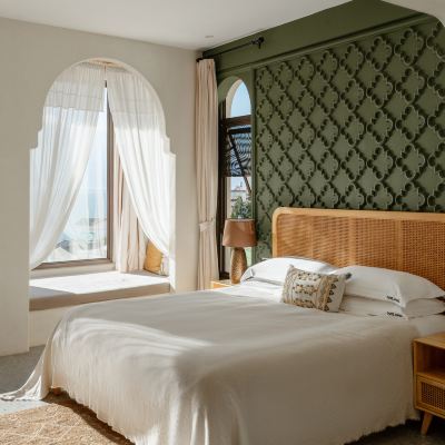 法式輕奢·海天一色海景大床房【深泡浴缸+直麪洱海】 大理牧心堡懸崖祕境莊園優惠