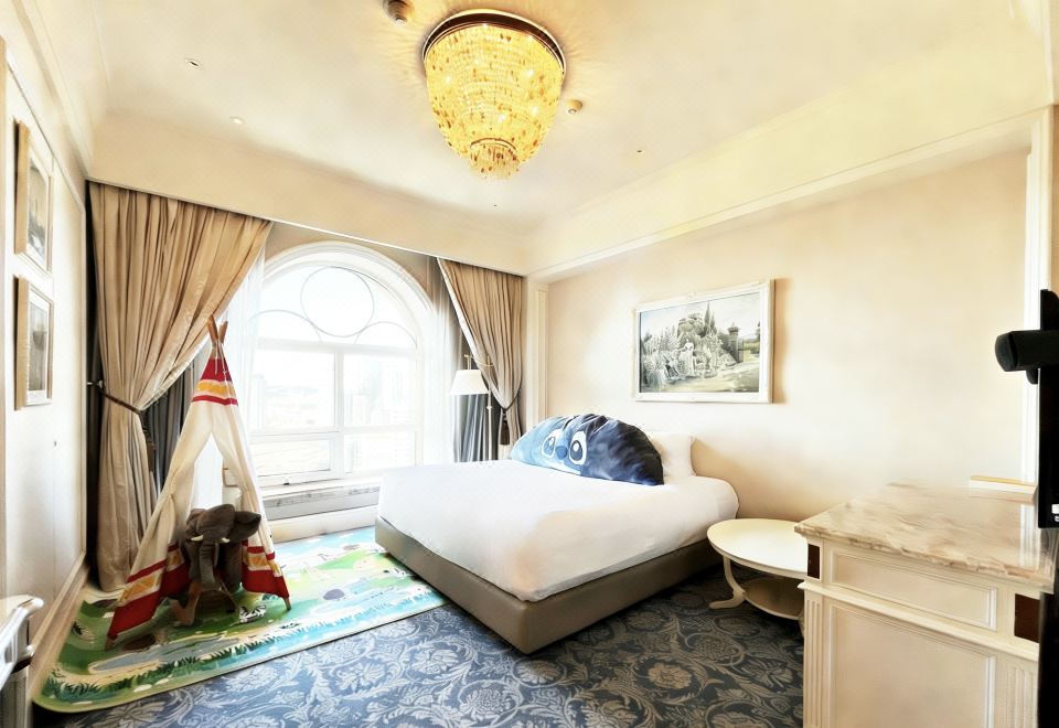 the Castle Hotel, A Luxury Collection HotelFamily Suite