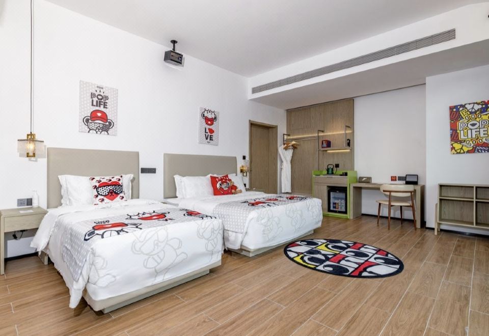 泰迪主題親子房（高清投影+智能客控+童趣體驗）