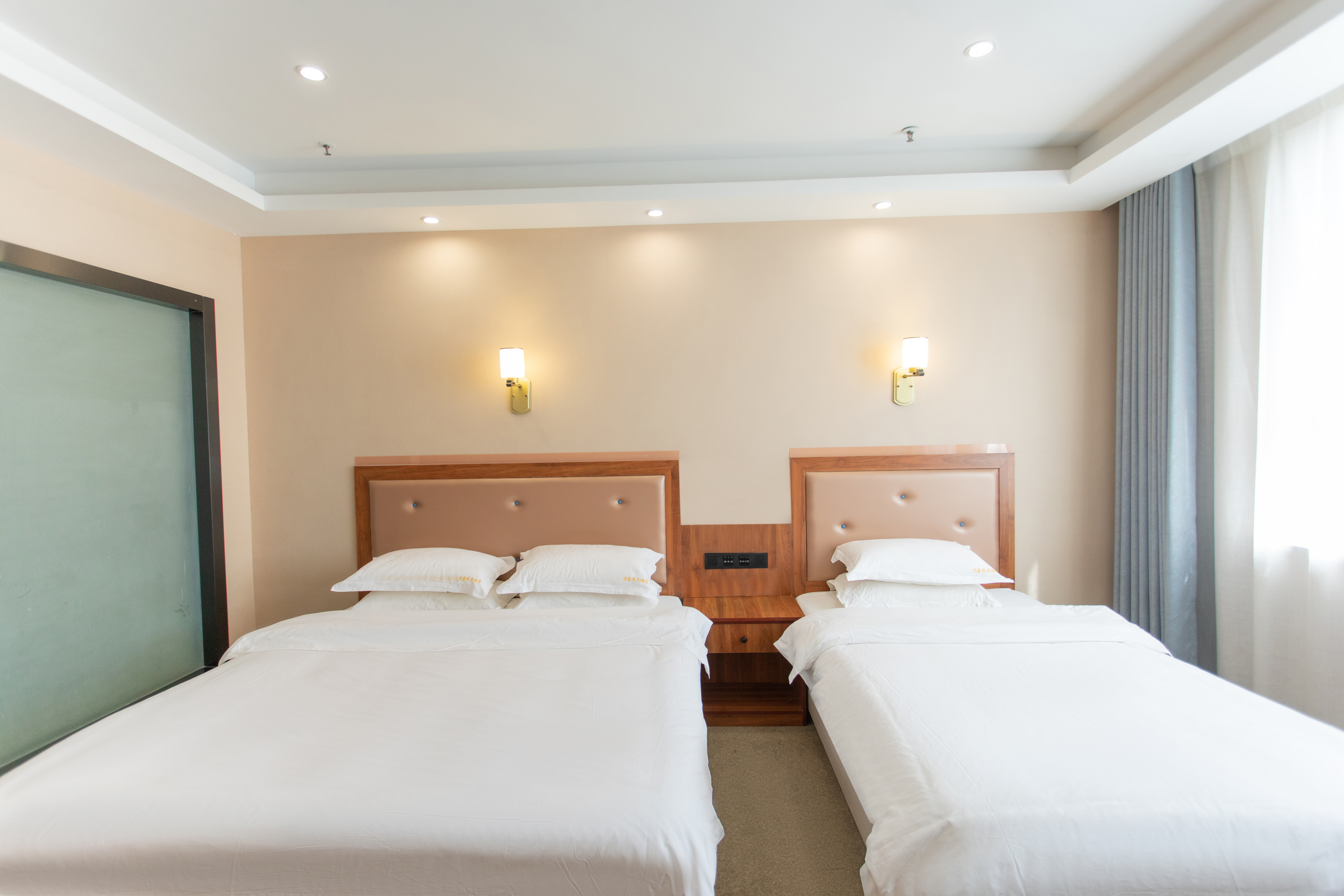 Huocheng Wanjiayue Hotel豪华中式家庭房（舒适床品+超大空间）