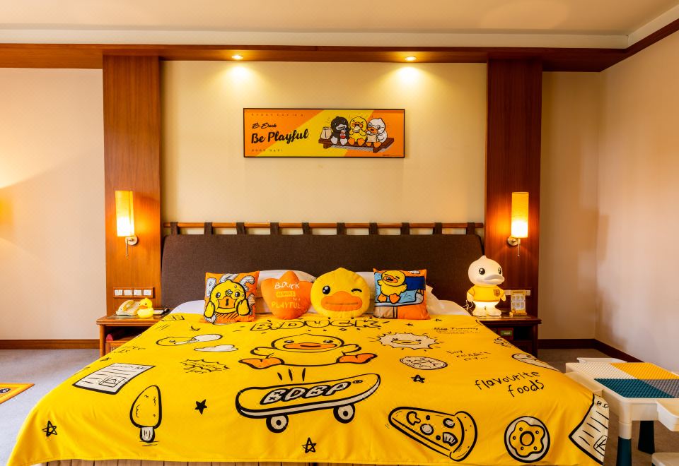 Hillview Golf Resort DongguanB.Duck Theme Family Double Bed Room
