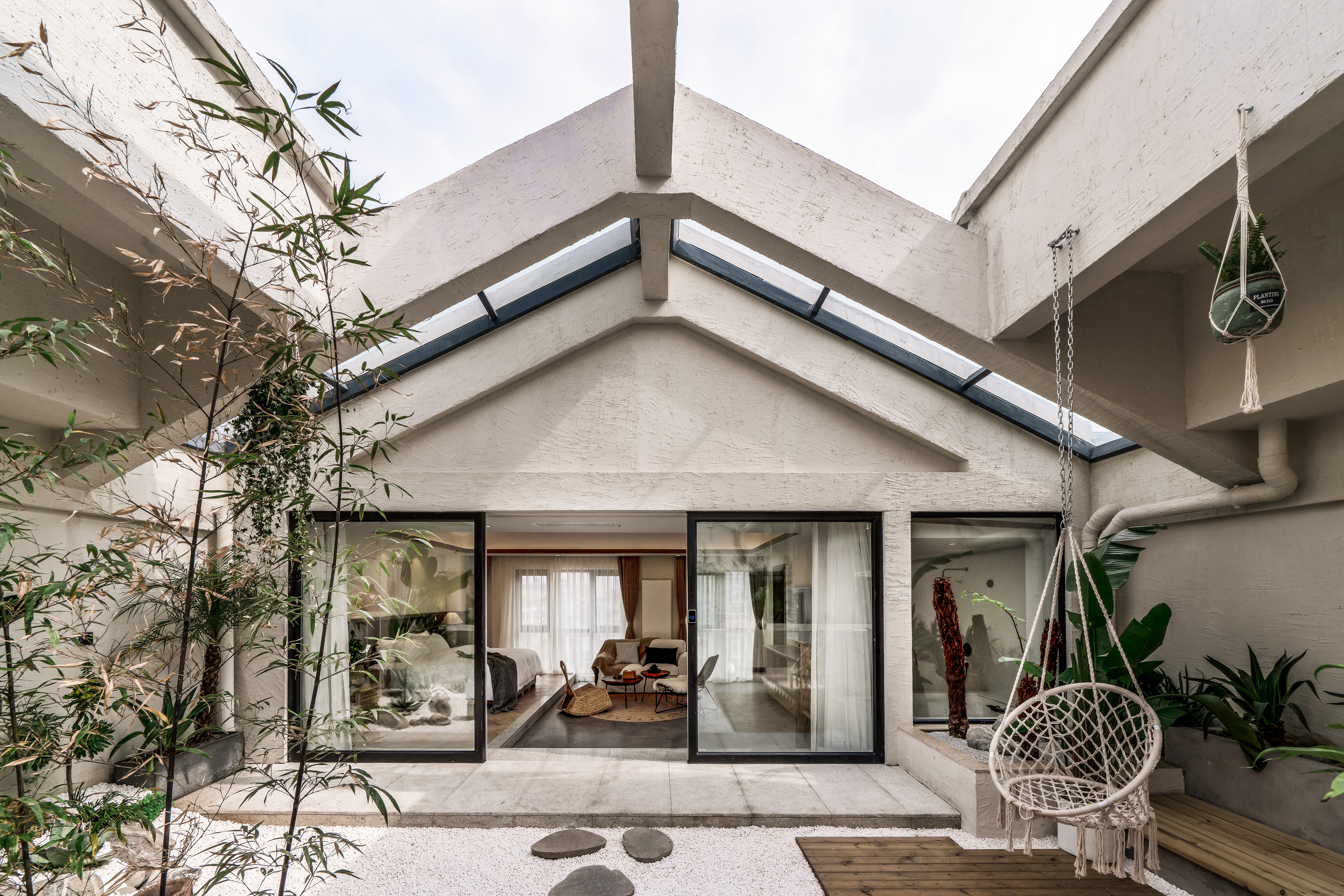 花园泡池大床房