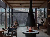 Siguniang Mountain Yangwangxingkong Snow Mountain Hotel[The best spot to view snow-capped mountains]