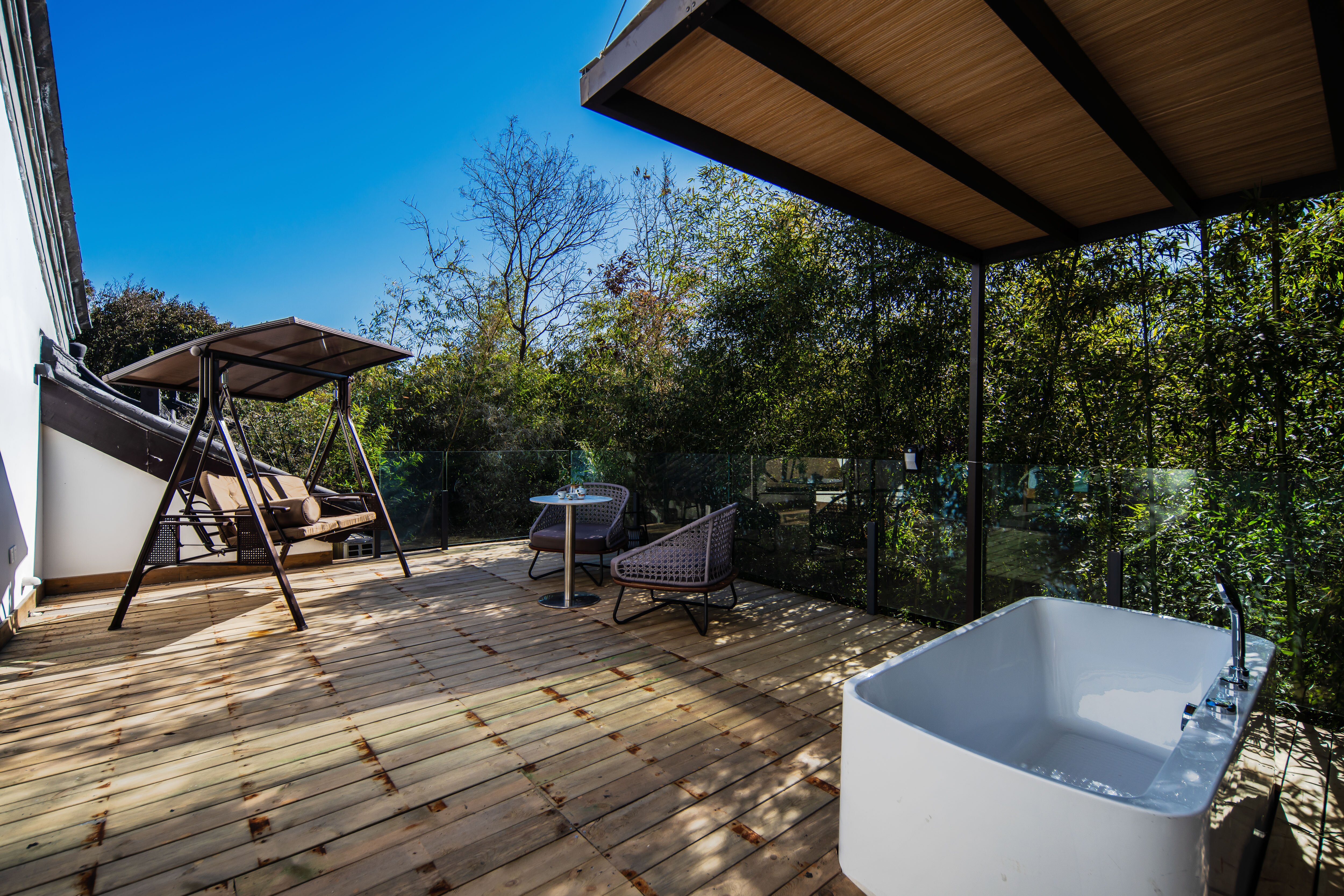 竹里·大床房（全屋暖气+观景露台+巨幕投影+豪华浴缸）