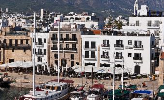 White Pearl Hotel - Housity