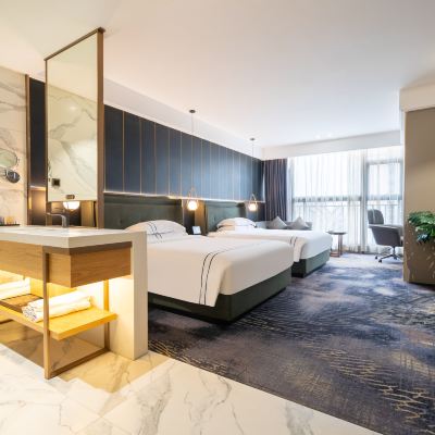 樂居雙床房（55寸高清電視可手機投屏+愛奇藝VIP影片+深度睡眠床墊） 湛江樂芙·設計酒店優惠