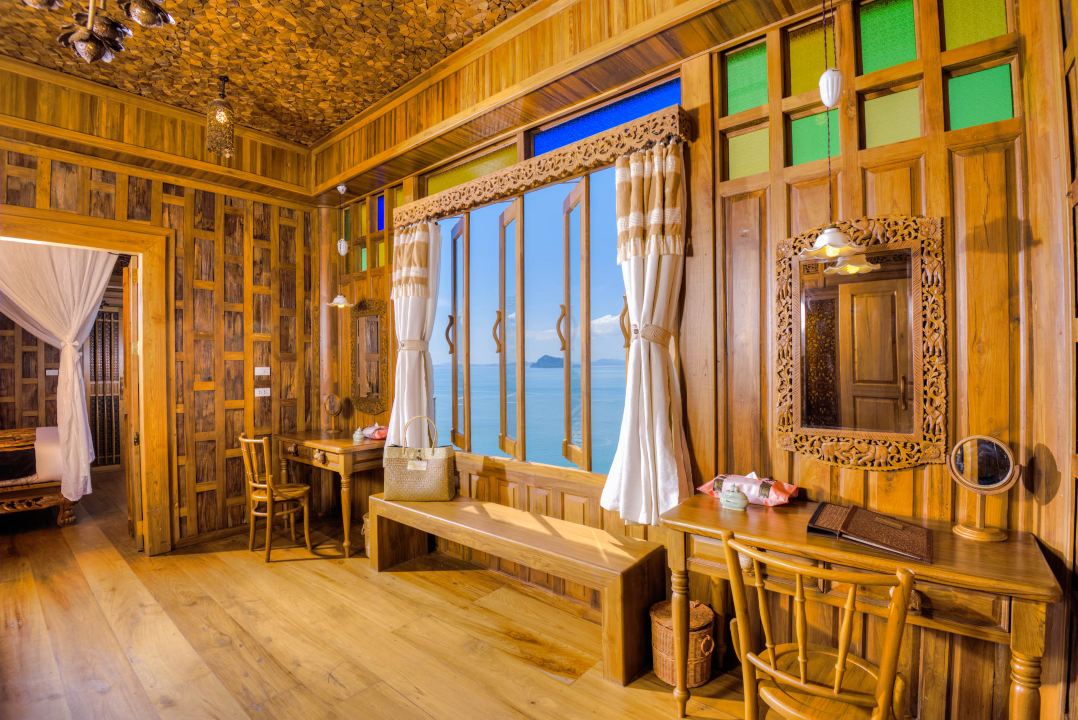 四卧室泳池别墅