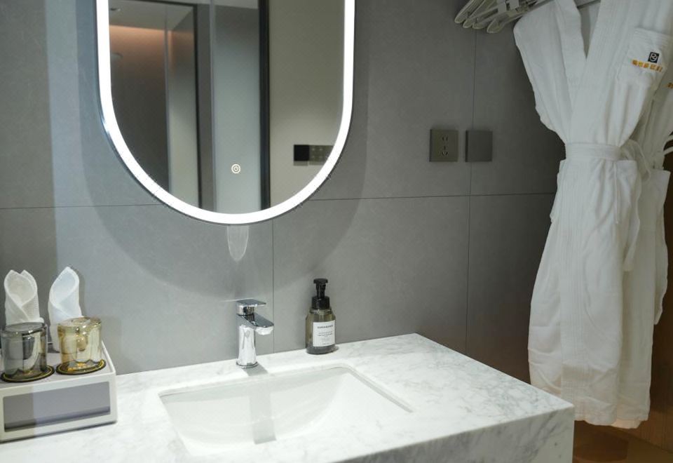 Delightful Double Bed Room With Memory Mattress And Smart Control