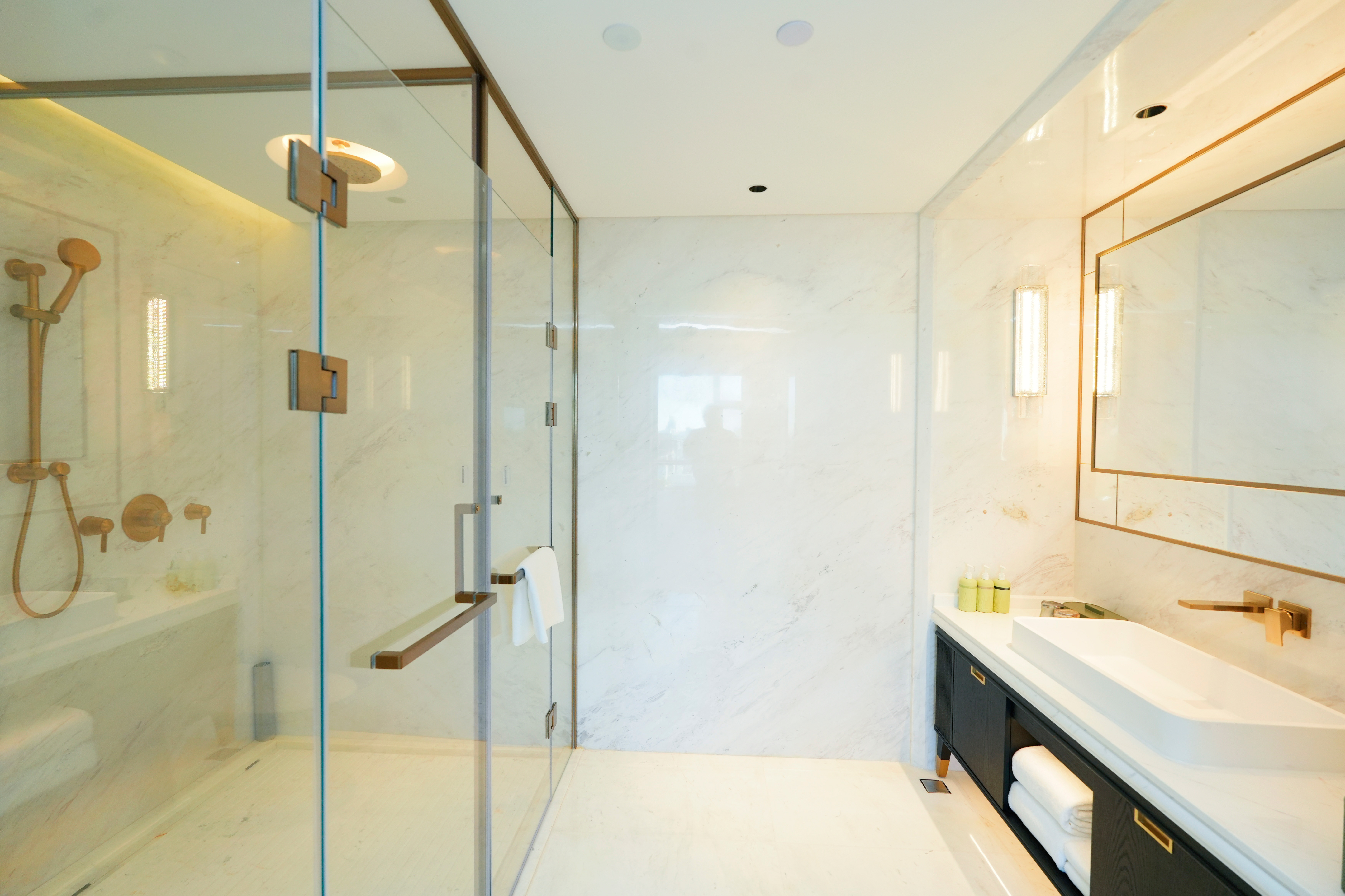 Changbaishan Hotel湖景套房